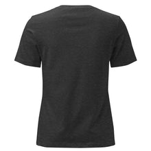 Charger l'image dans la galerie, Trophy Mom Women's Relaxed T-Shirt - T - SHIRT - Cloutropolis