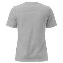 Charger l'image dans la galerie, Trophy Mom Women's Relaxed T-Shirt - T - SHIRT - Cloutropolis