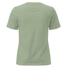 Charger l'image dans la galerie, Trophy Mom Women's Relaxed T-Shirt - T - SHIRT - Cloutropolis