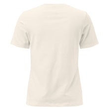 Charger l'image dans la galerie, Trophy Mom Women's Relaxed T-Shirt - T - SHIRT - Cloutropolis
